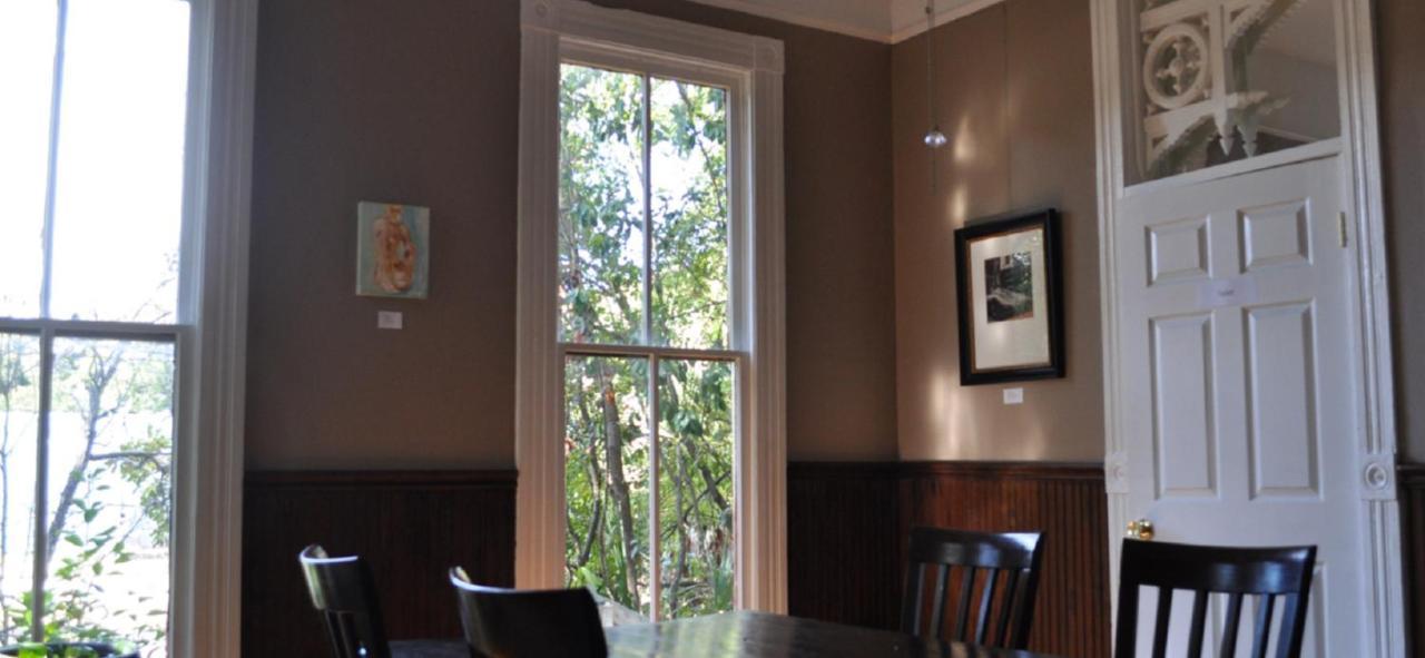 The Mardi Gras House Bed & Breakfast โมบิล ภายนอก รูปภาพ