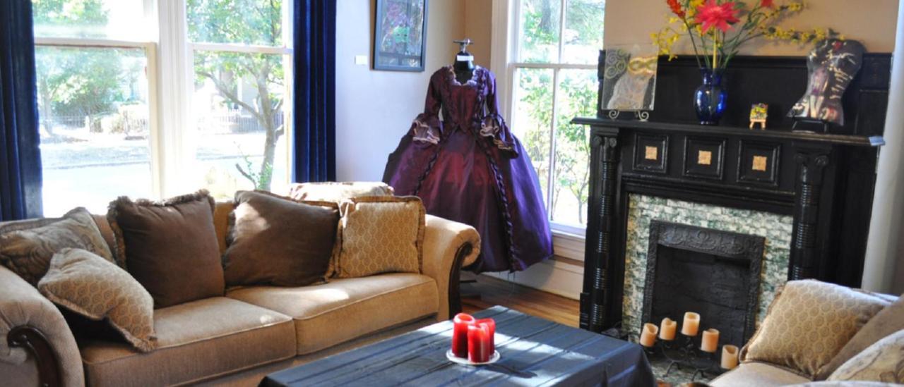 The Mardi Gras House Bed & Breakfast โมบิล ภายนอก รูปภาพ