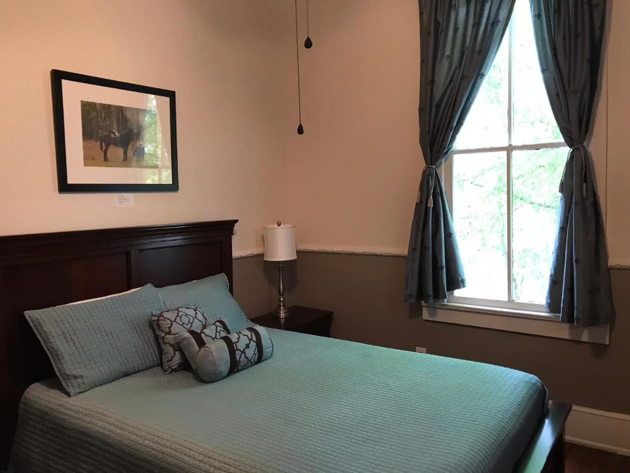 The Mardi Gras House Bed & Breakfast โมบิล ภายนอก รูปภาพ
