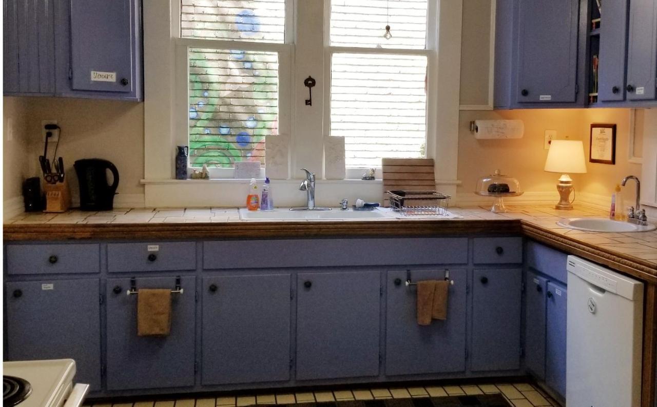 The Mardi Gras House Bed & Breakfast โมบิล ภายนอก รูปภาพ