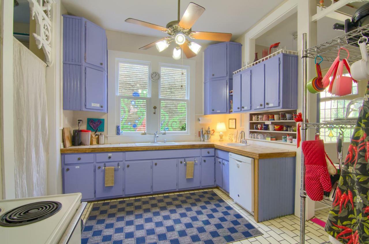 The Mardi Gras House Bed & Breakfast โมบิล ภายนอก รูปภาพ